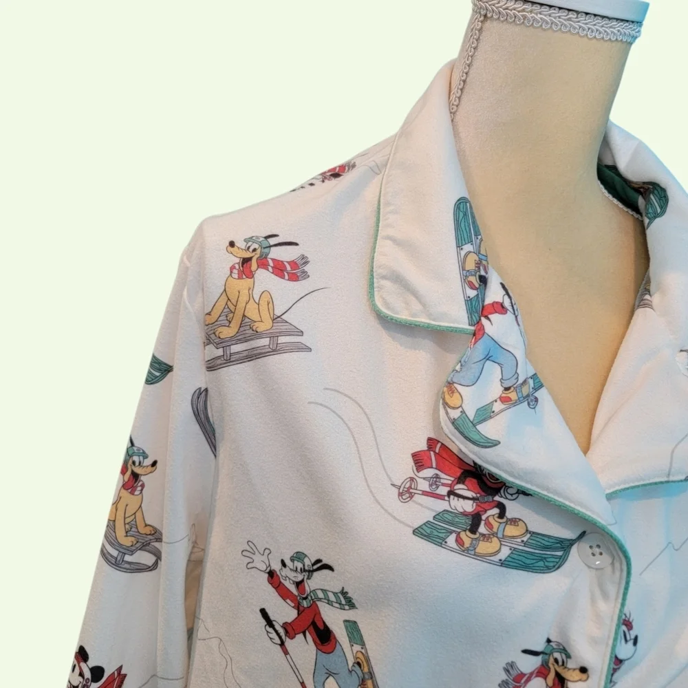 Disney Women's Sz XL Flannel Pajama Top Long Sleeve Mickey Minnie Goofy skiing - Picture 7 of 8